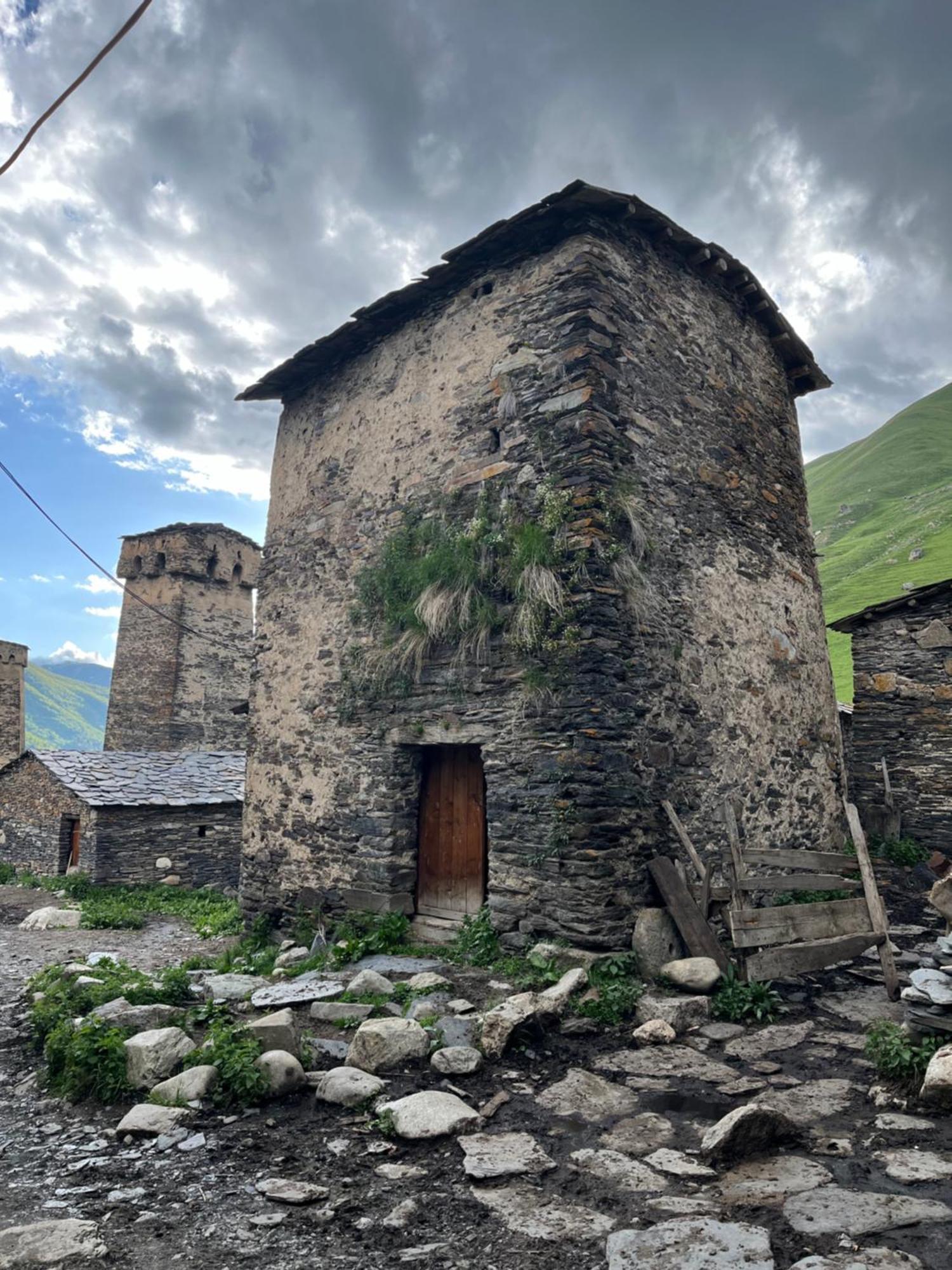 Nizharadze'S Tower Hotel Ushguli Exterior photo