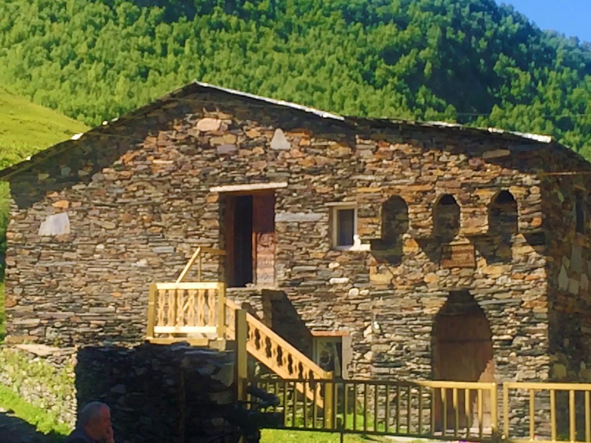 Nizharadze'S Tower Hotel Ushguli Exterior photo